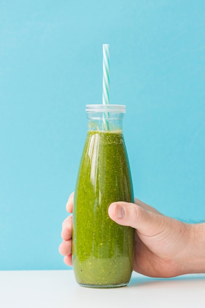 Exploring the Drawbacks of Celery Juice: Highlighting Its Potential Downsides