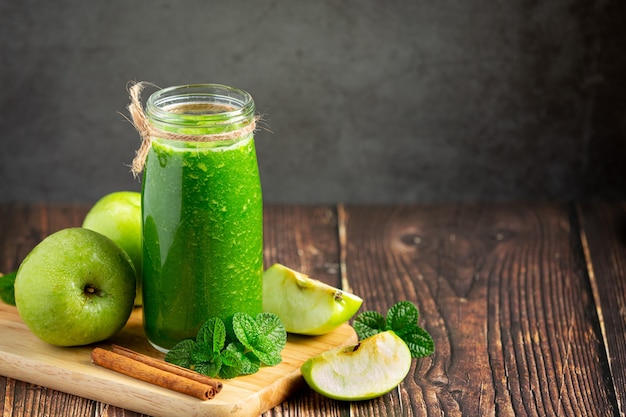 Exploring the Drawbacks of Celery Juice: Highlighting Possible Concerns