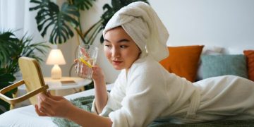 “Crafting an Effective Nighttime Skincare Ritual: Essential Steps and Their Benefits”