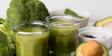 “Exploring the Drawbacks of Celery Juice: Highlighting Possible Concerns”