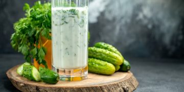 Exploring the Drawbacks of Celery Juice: Highlighting Possible Concerns