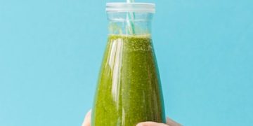 Exploring the Drawbacks of Celery Juice: Highlighting Possible Concerns