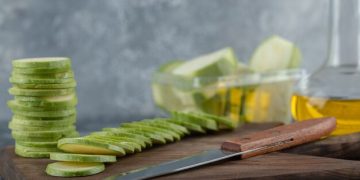 Exploring the Health Perks of Okra Water and a Simple Recipe to Make It