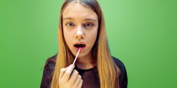 Understanding the White Substance in Canker Sores: A Brief Overview of Their 8-10 Day Duration